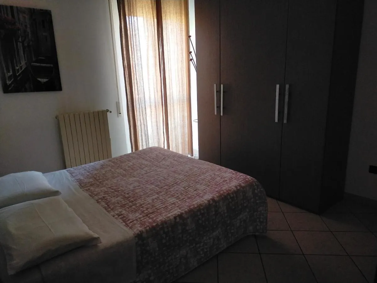 casa vacanza Regina Parma 0*,  Italia